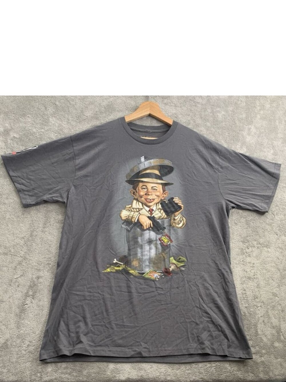 Official MAD Magazine Shirt Mens Large Alfred E. Neuman Spy Tee Bang 2012 RARE